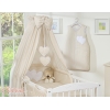 11-osainen vuodevaatesetti vauvalle + katosverho - Hanging Hearts Beige Valkoisilla Pilkuilla