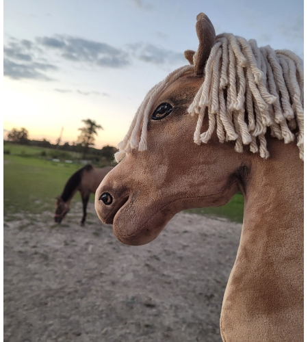 Hobby Horse Palomino