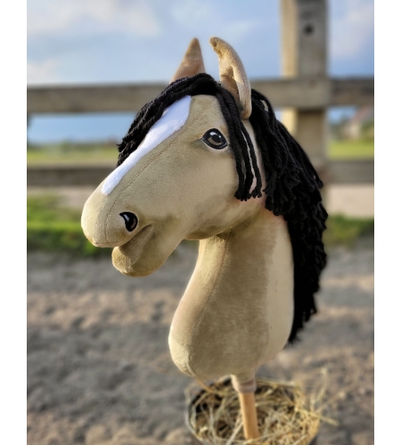 Keppihevonen - Hobby Horse A3 Hiirakko, Pitkä Musta Harja ja Valkoinen Piirto