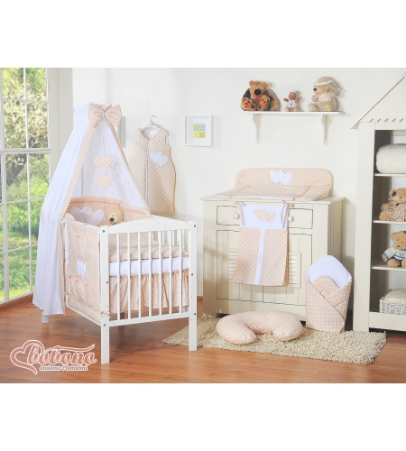 11-osainen vuodevaatesetti vauvalle + katosverho - Hanging Hearts Beige Valkoisilla Pilkuilla