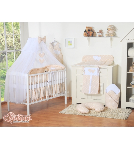 7-osainen vauvan vuodevaatesetti + katosverho - Leijuvat Sydämet Beige Valkoisilla Pilkuilla