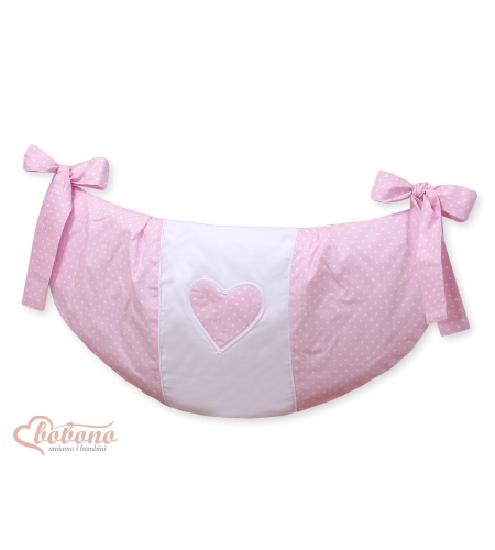 Pinnasänkyyn kiinnitettävä pussukka - Hanging Hearts Vaaleanpunainen Valkoisilla Pilkuilla