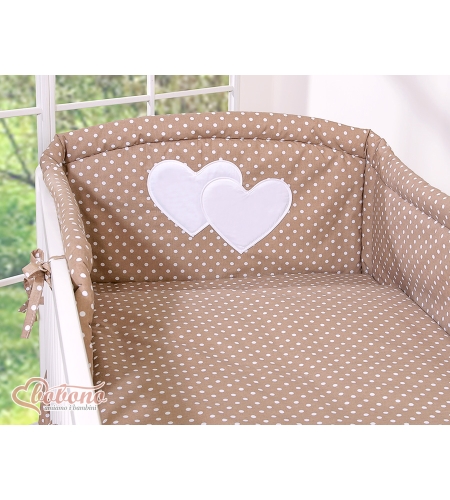 Universaali pinnasängyn reunapehmuste - Hanging Hearts  Valkoisilla Pilkuilla