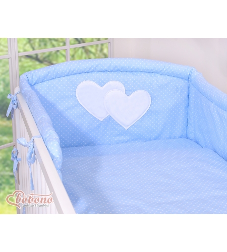 Vauvan sängyn reunapehmuste - Hanging Hearts  Sininen Valkoisilla Pilkuilla